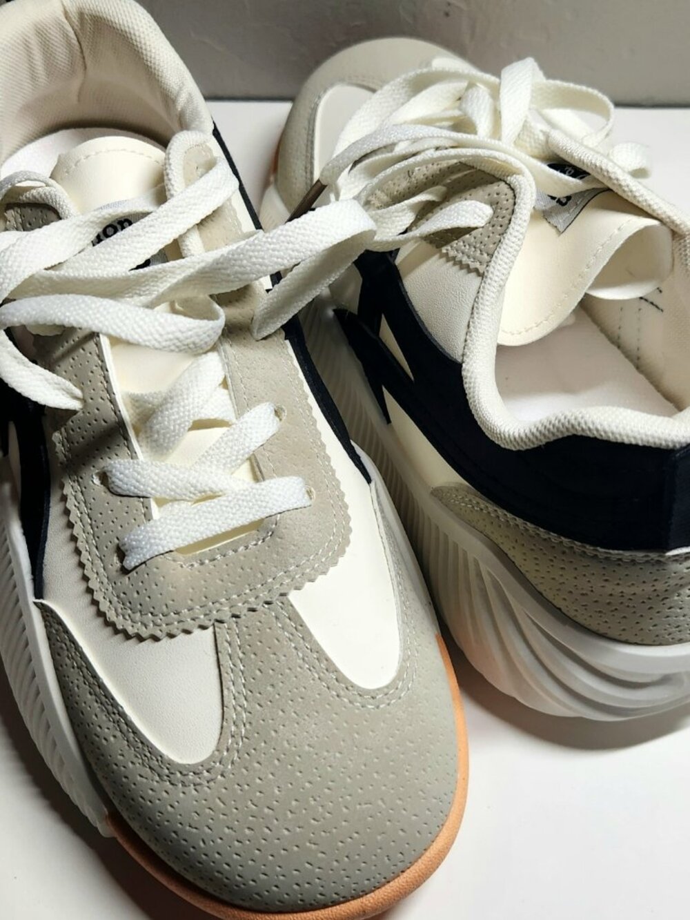 Womans Kulavo Orthopedic Retro Sneakers